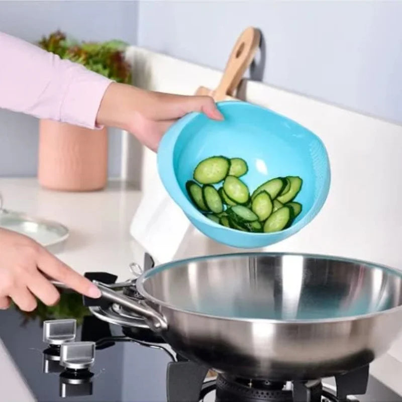Multifunctional strainer bowl